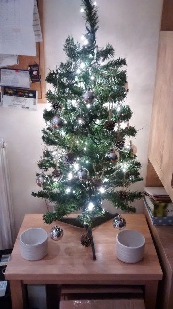 7 tips for a Saner Christmas - Om Yoga Magazine December 7 tips for a Saner Christmas - Om Yoga Magazine December