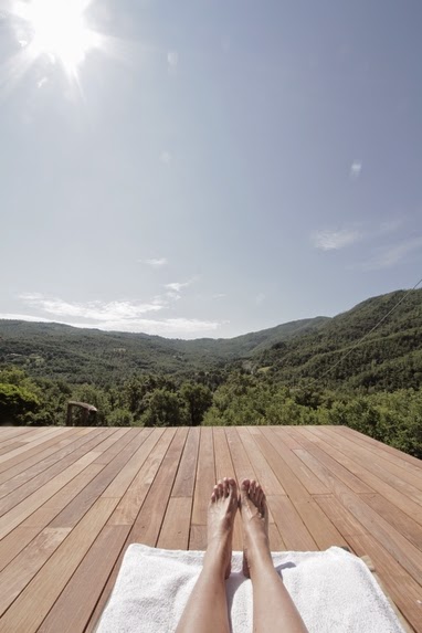 Yoga Retreats: Om Yoga Magazine April (and giveaway) Yoga Retreats: Om Yoga Magazine April (and giveaway)