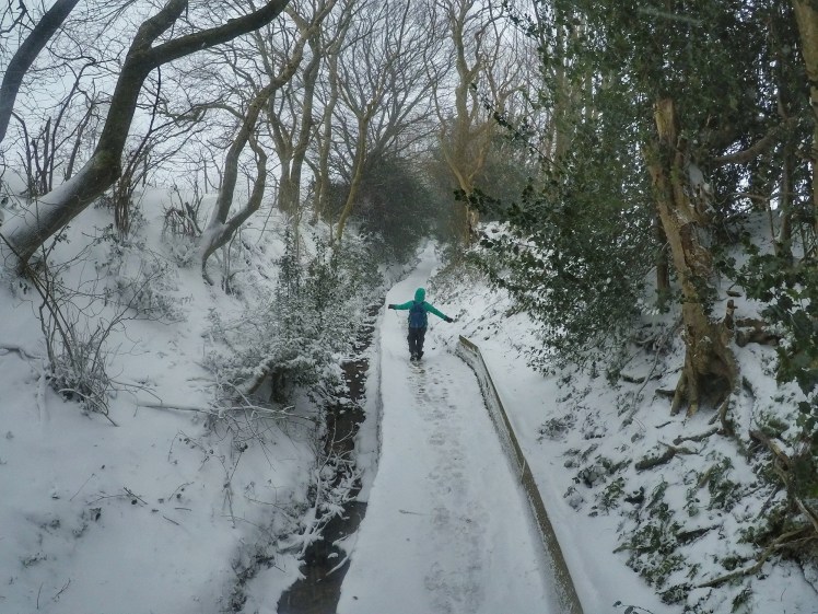 Snowy adventures in Peak District